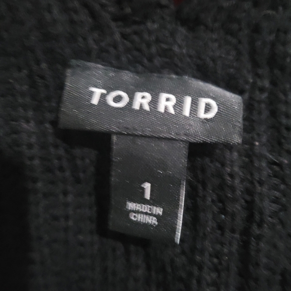 Torrid sweater with cut out back size 1x - Picture 5 of 7